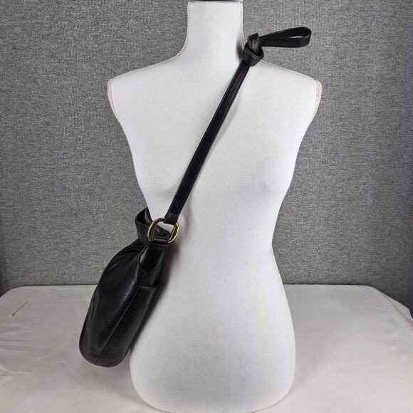 B. MAKOWSKY WOMEN’S BLACK LEATHER CROSSBODY BUCKET HOBO PURSE — STYLE A226297 - Picture 2 of 16